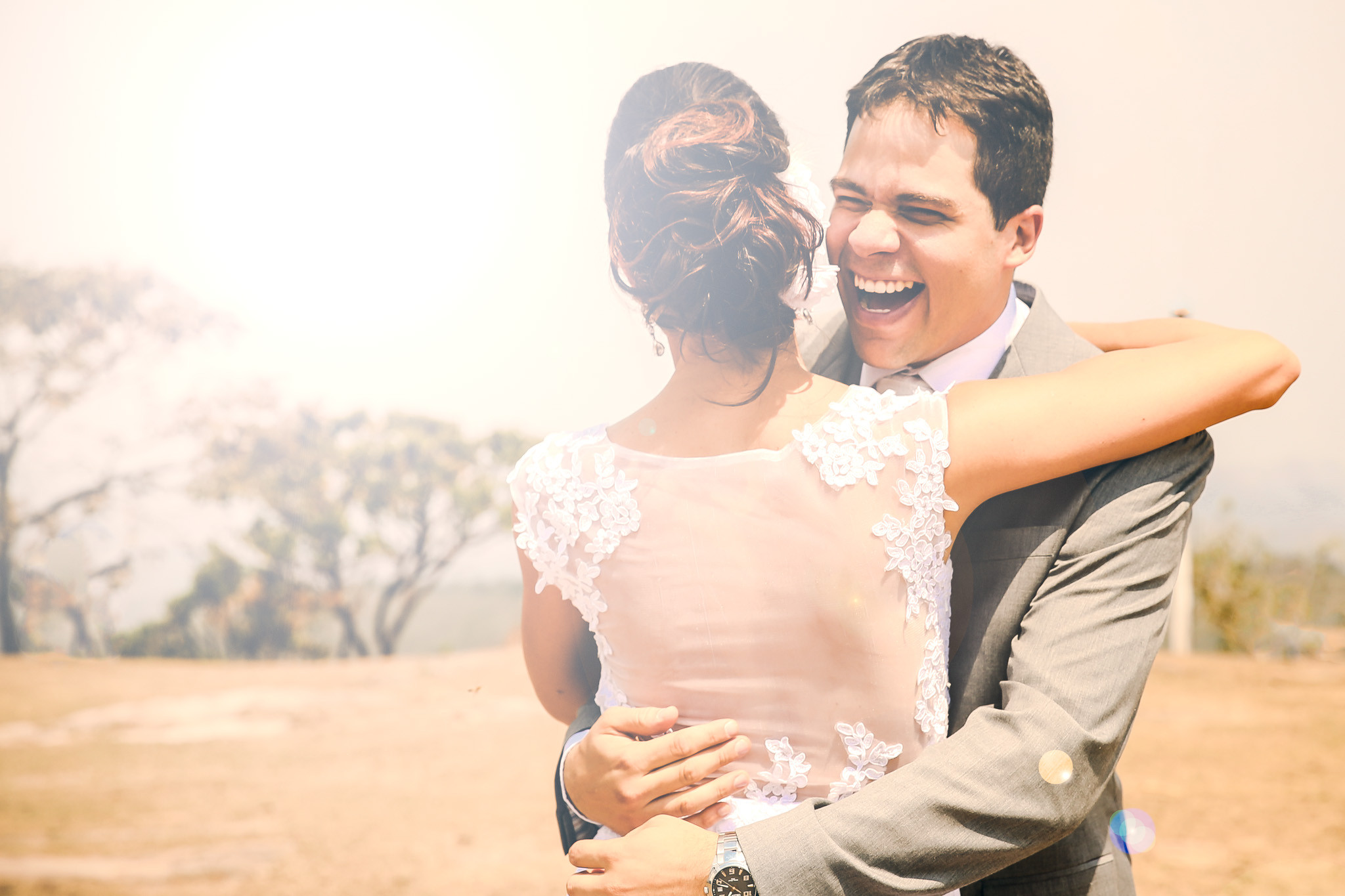 Noivos durante cerimônia de casamento